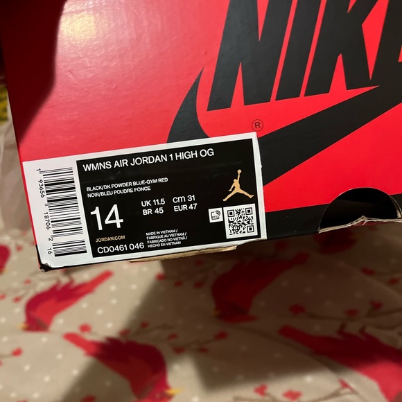 Deadstock Jordan Black,Blue and red 1’s - Picture 2 of 4